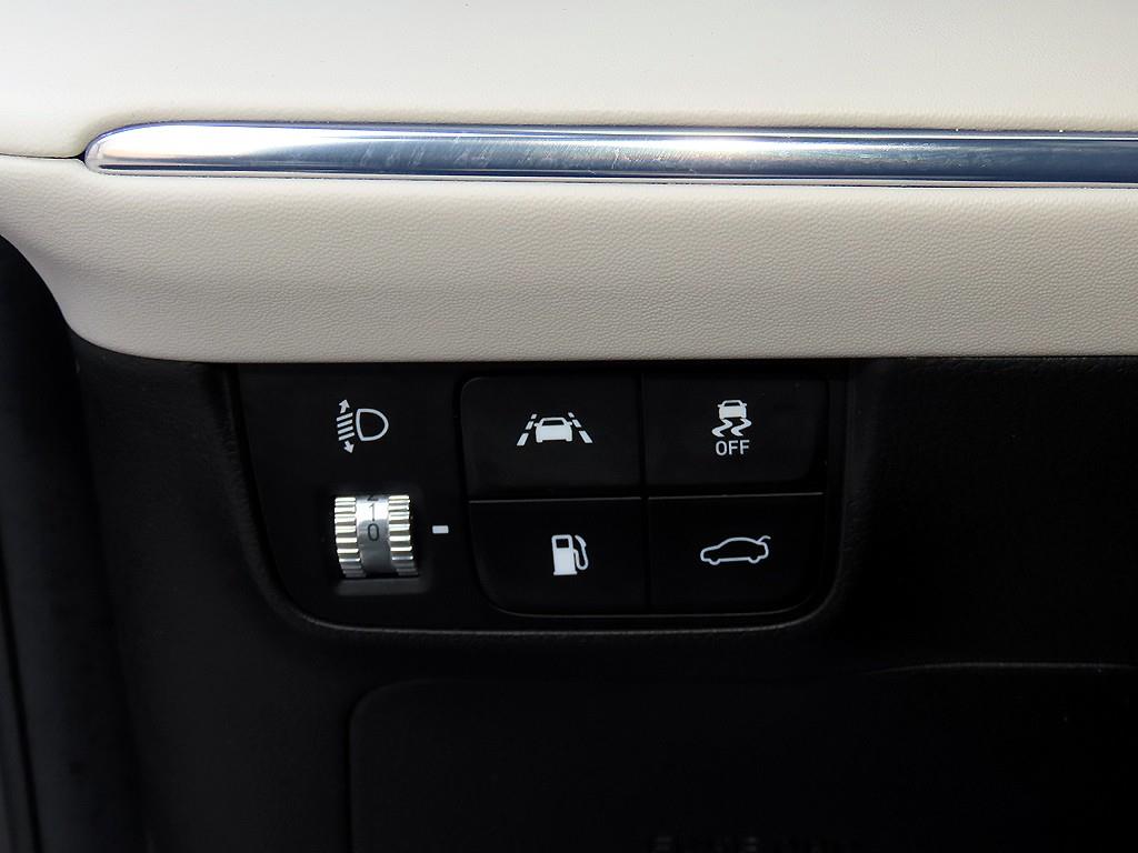 Hyundai Grandeur — photo 12