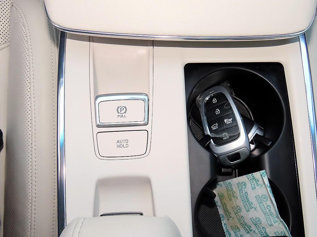 Hyundai Grandeur — photo 13
