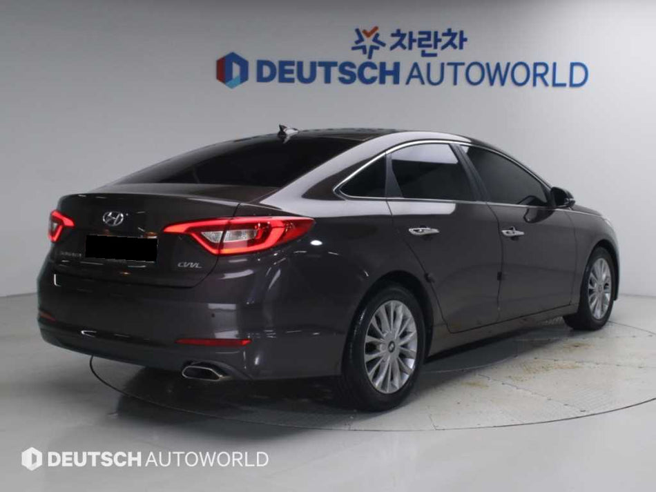 Hyundai Sonata — photo 02