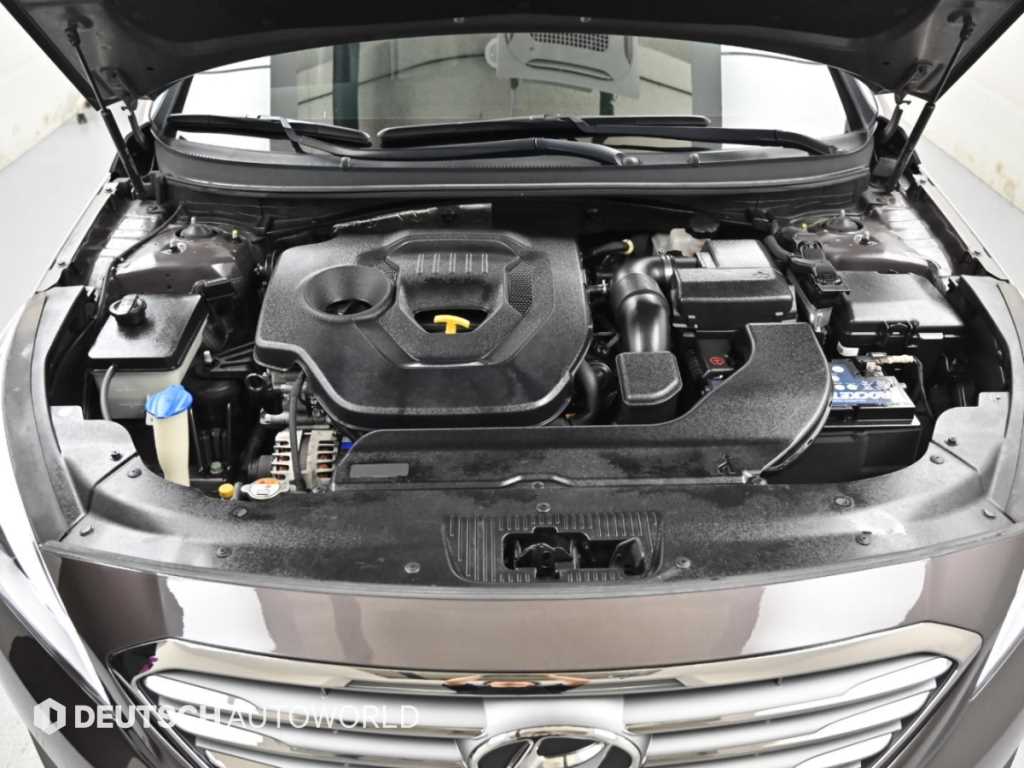 Hyundai Sonata — photo 06