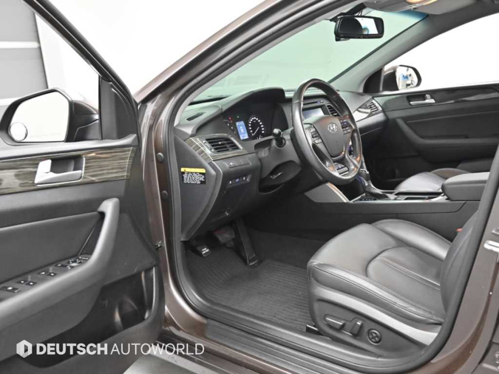 Hyundai Sonata — photo 11