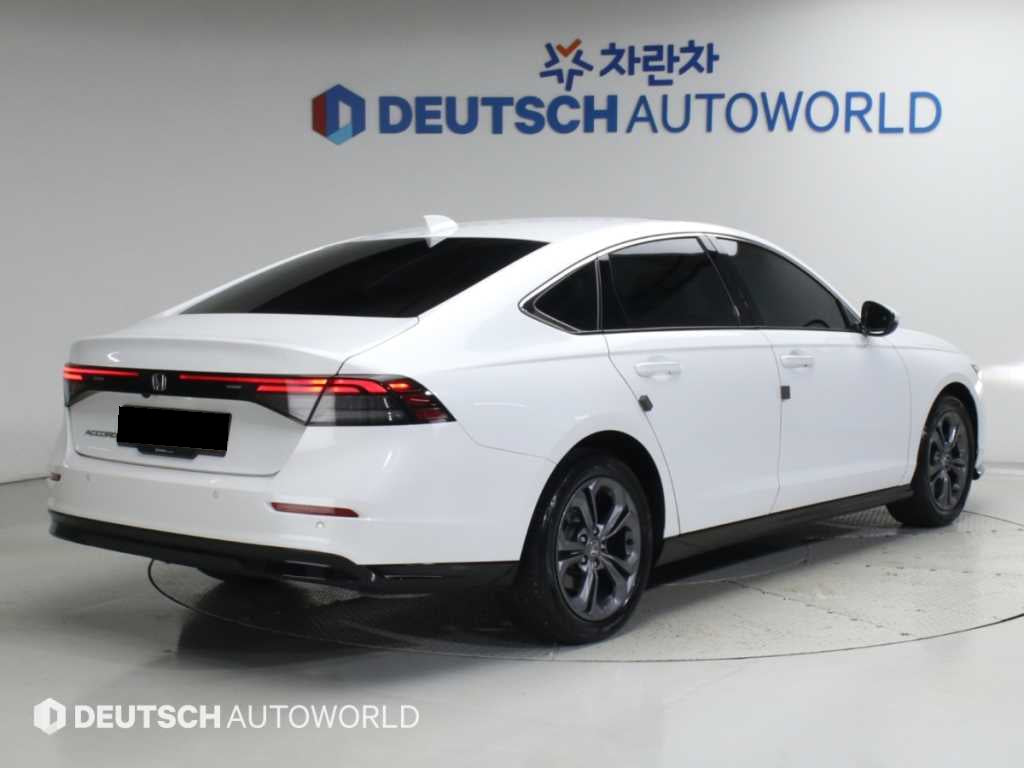 Honda Accord — photo 02