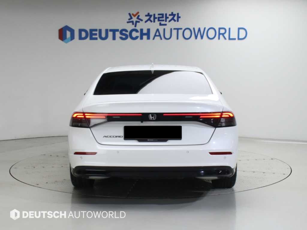 Honda Accord — photo 04