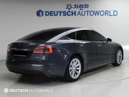 Tesla Model S — photo 02