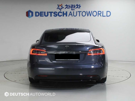 Tesla Model S — photo 04