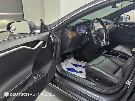 Tesla Model S — photo 11