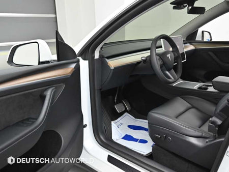 Tesla Model Y — photo 10