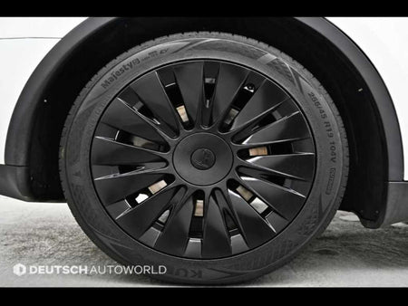 Tesla Model Y — photo 20