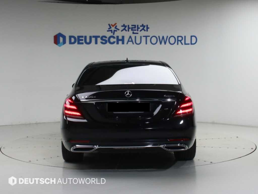 Mercedes-Benz S-Class — photo 04