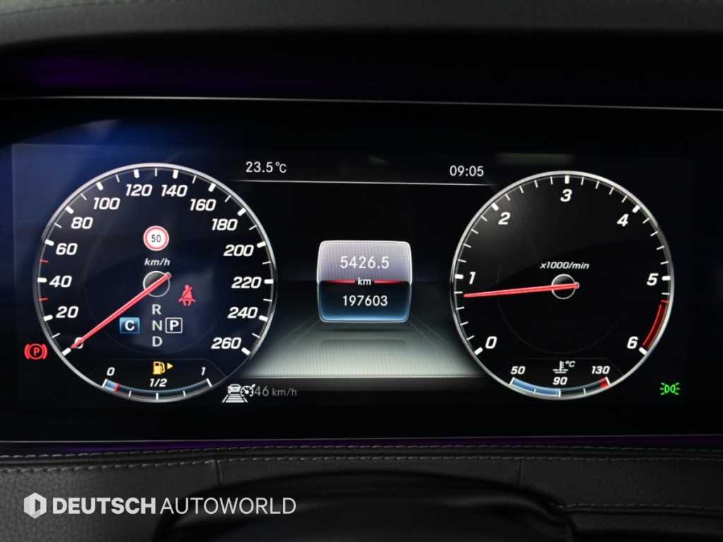 Mercedes-Benz S-Class — photo 08