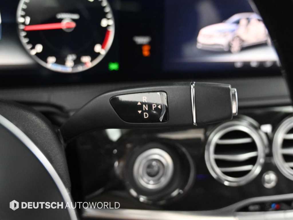 Mercedes-Benz S-Class — photo 09
