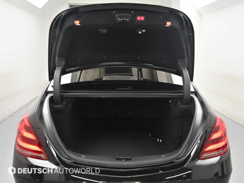Mercedes-Benz S-Class — photo 19