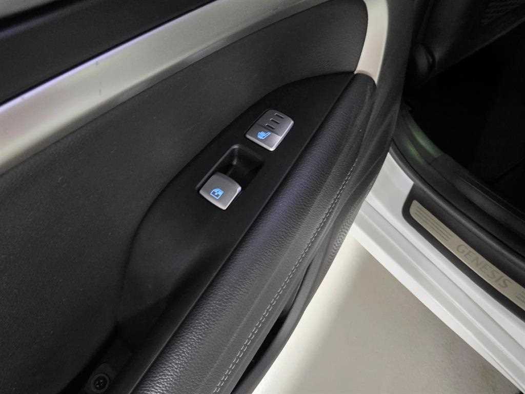 Genesis G70 — photo 13