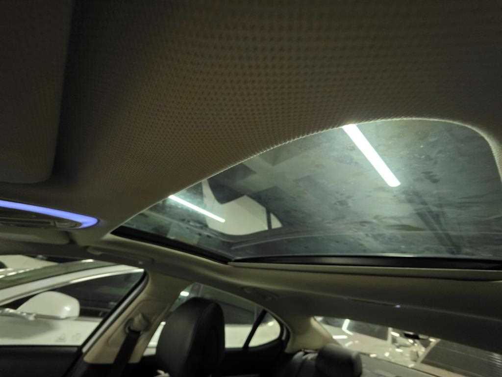 Genesis G70 — photo 20