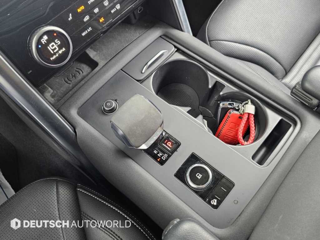 Land Rover Discovery — photo 09