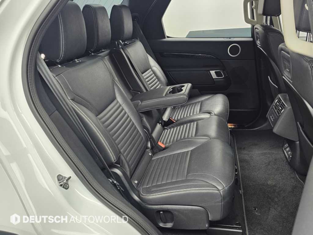 Land Rover Discovery — photo 12
