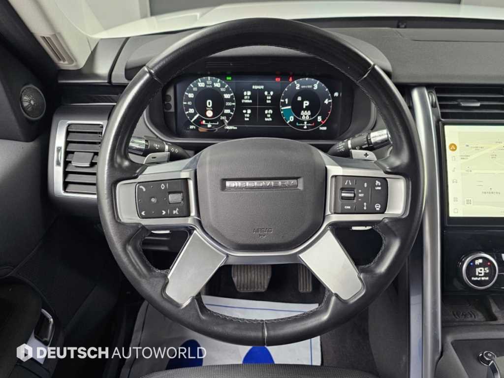 Land Rover Discovery — photo 13