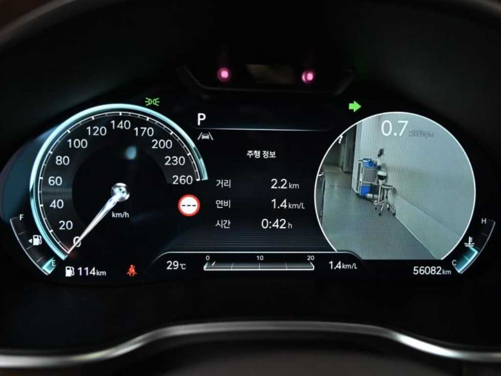 Genesis G80 — photo 08