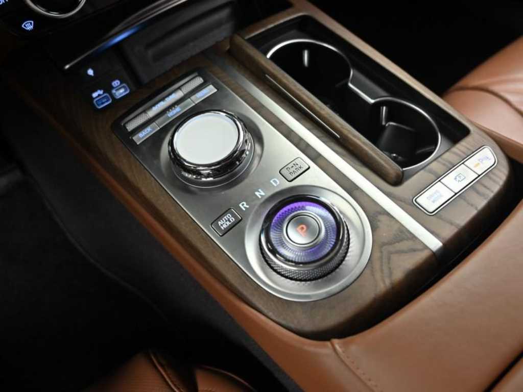 Genesis G80 — photo 09