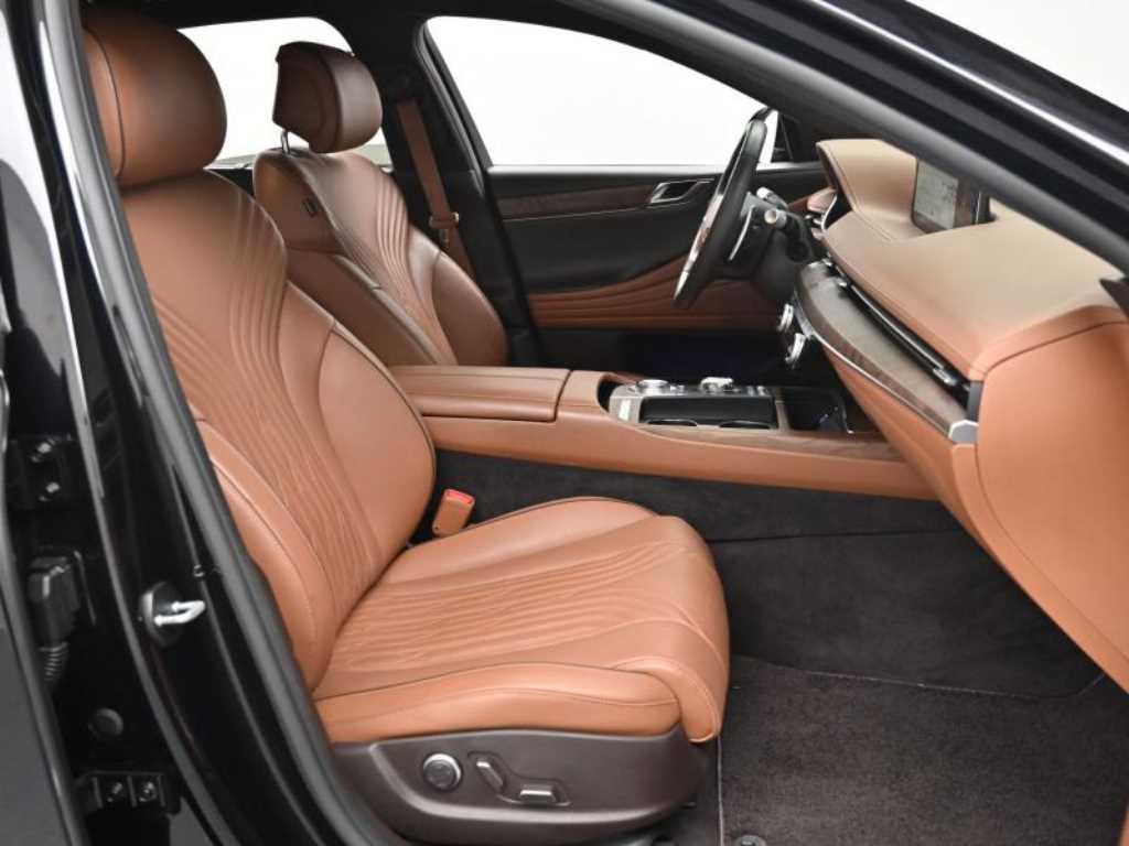 Genesis G80 — photo 10