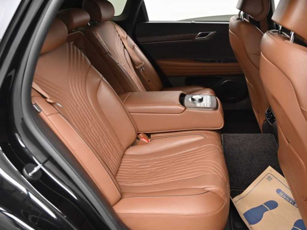 Genesis G80 — photo 12