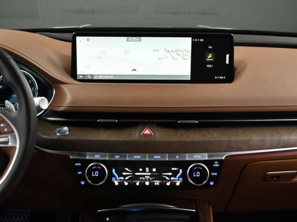 Genesis G80 — photo 14
