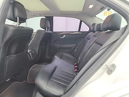 Mercedes-Benz E-Class — photo 12