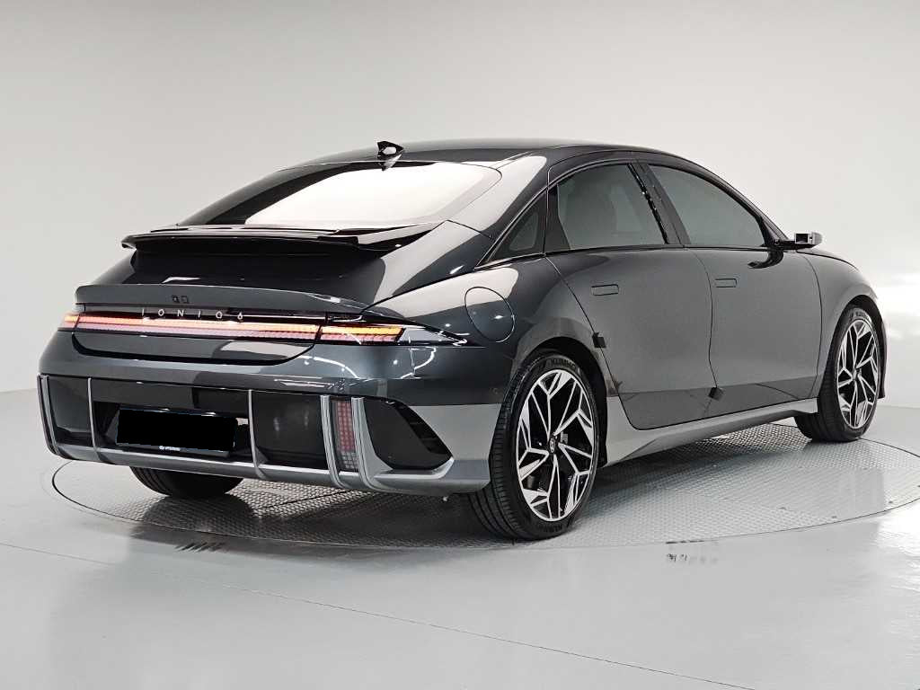 Hyundai Ioniq6 — photo 04