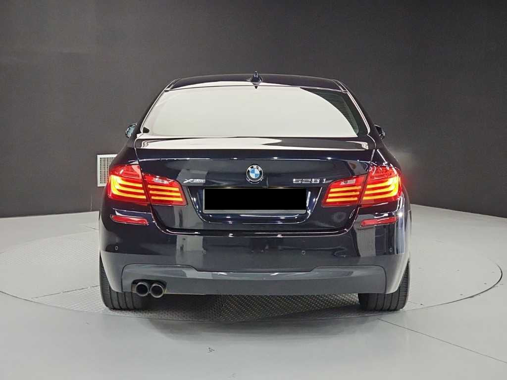 BMW 5-Series — photo 03