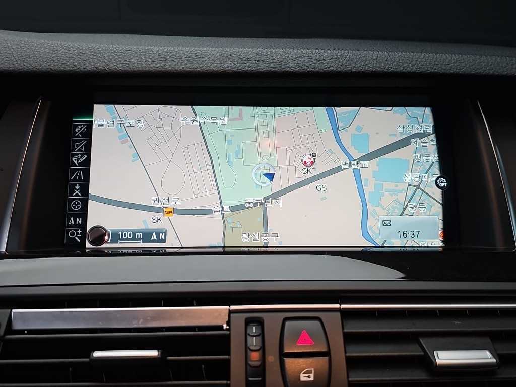 BMW 5-Series — photo 15