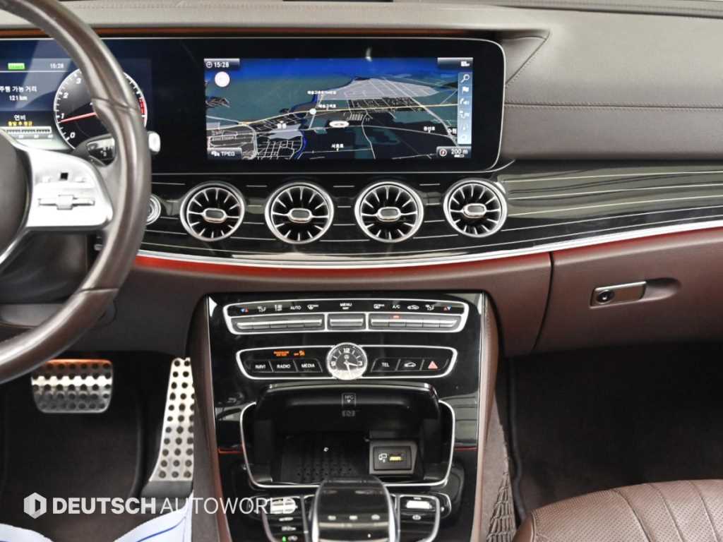 Mercedes-Benz CLS-Class — photo 14