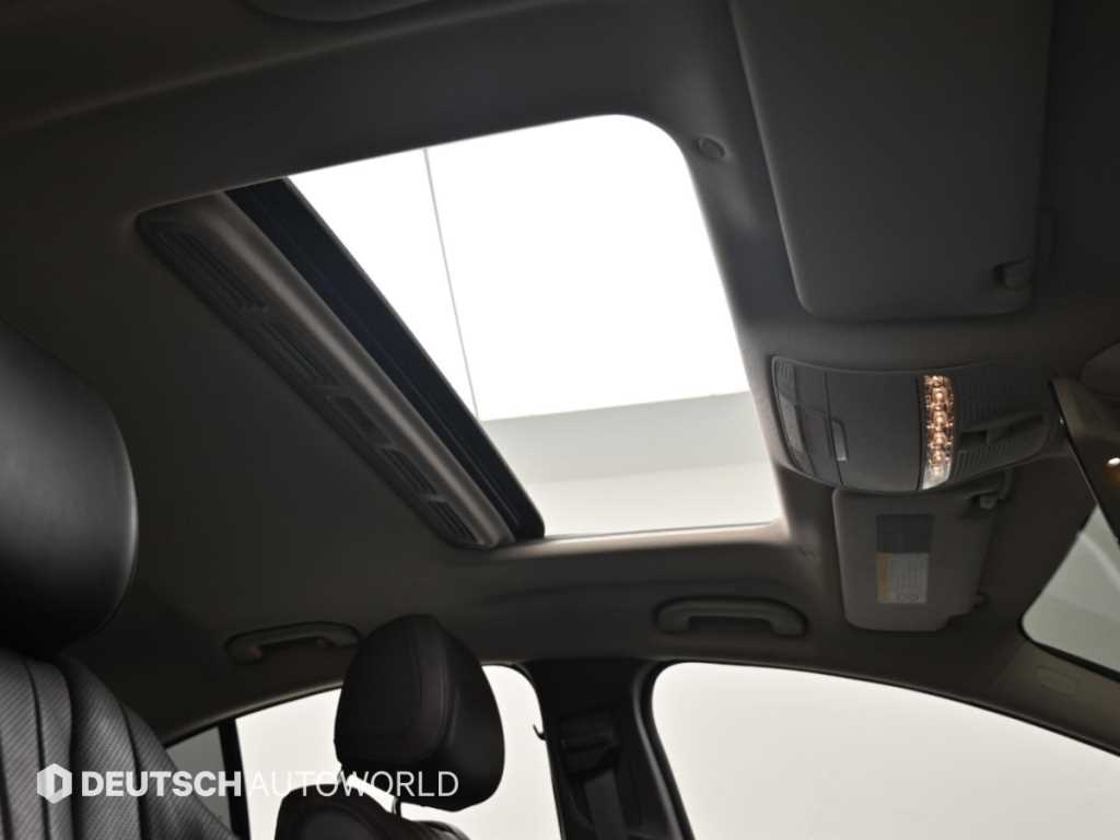 Mercedes-Benz CLS-Class — photo 18