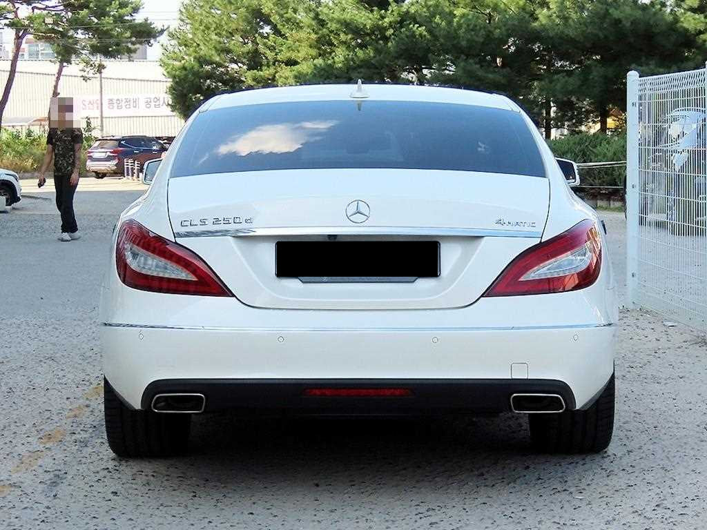 Mercedes-Benz CLS-Class — photo 04