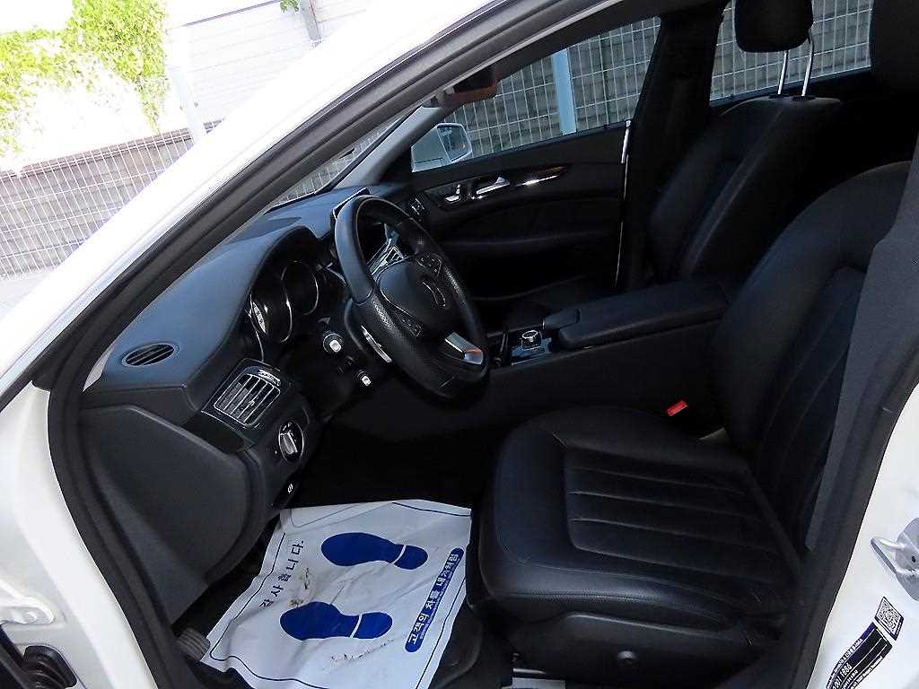 Mercedes-Benz CLS-Class — photo 05