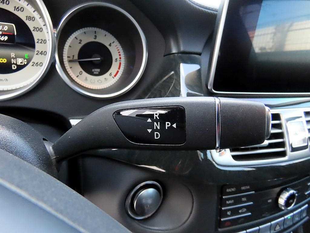 Mercedes-Benz CLS-Class — photo 10