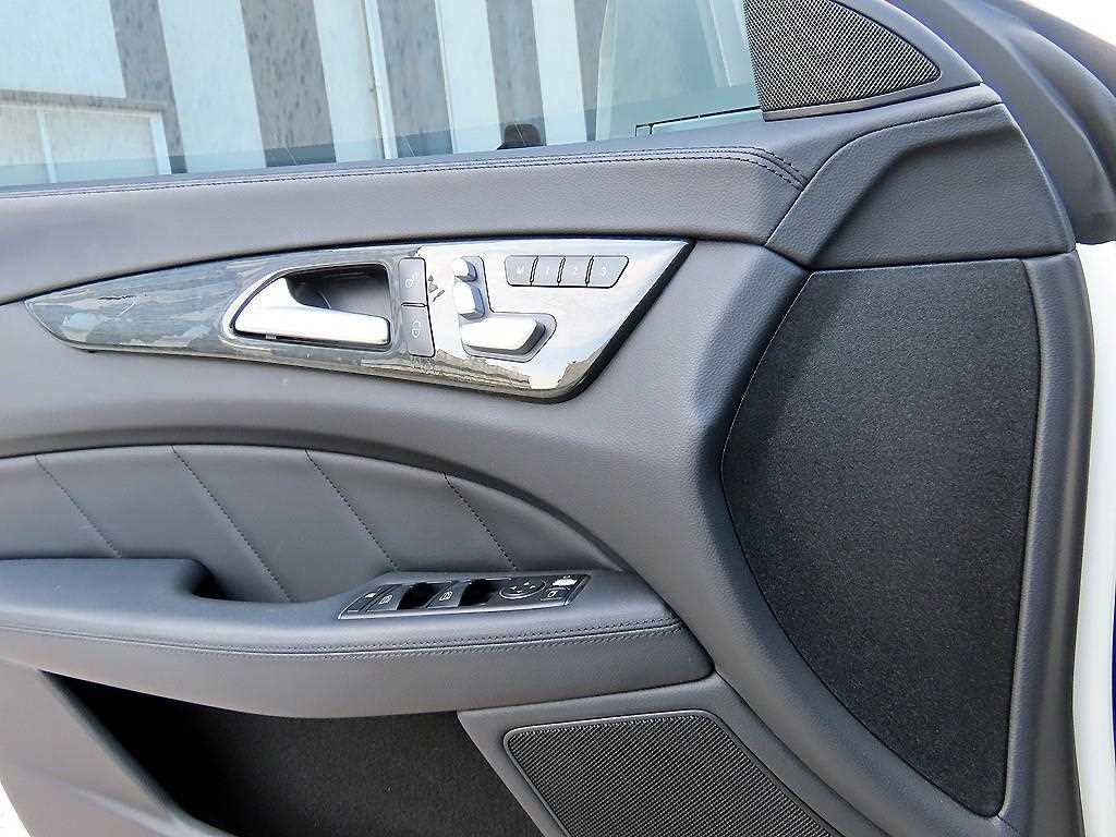 Mercedes-Benz CLS-Class — photo 11