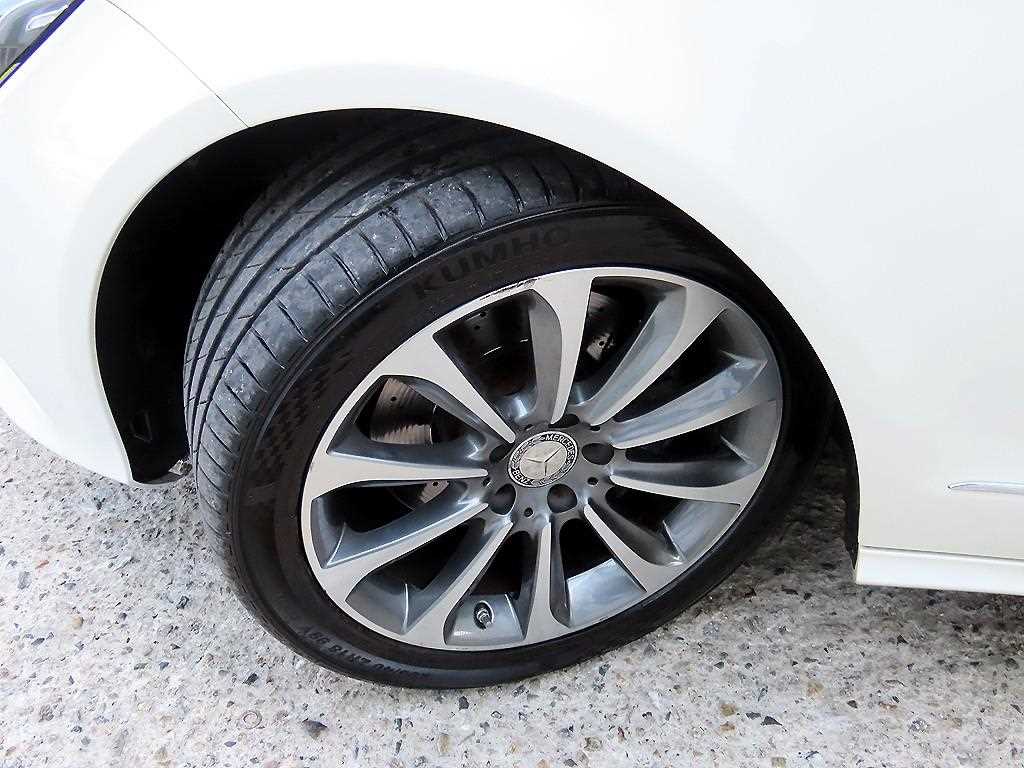 Mercedes-Benz CLS-Class — photo 20