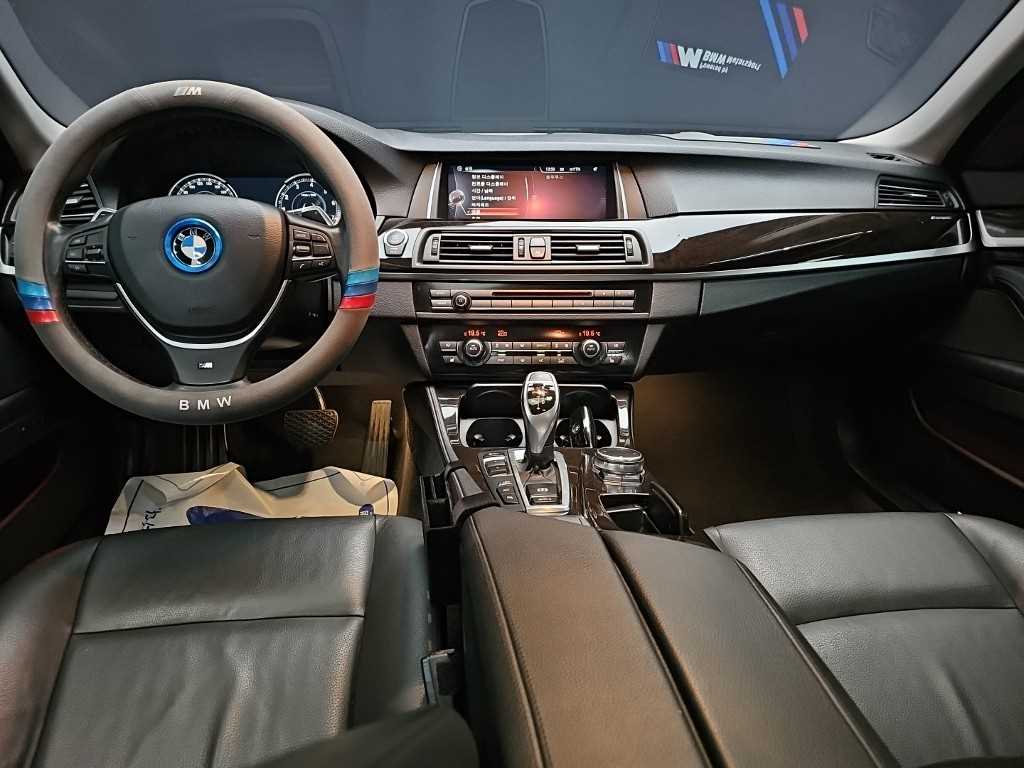 BMW 5-Series — photo 07