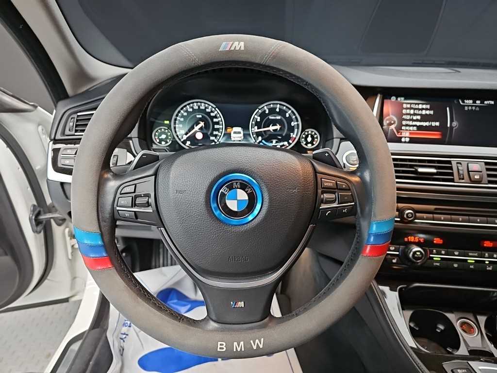 BMW 5-Series — photo 09