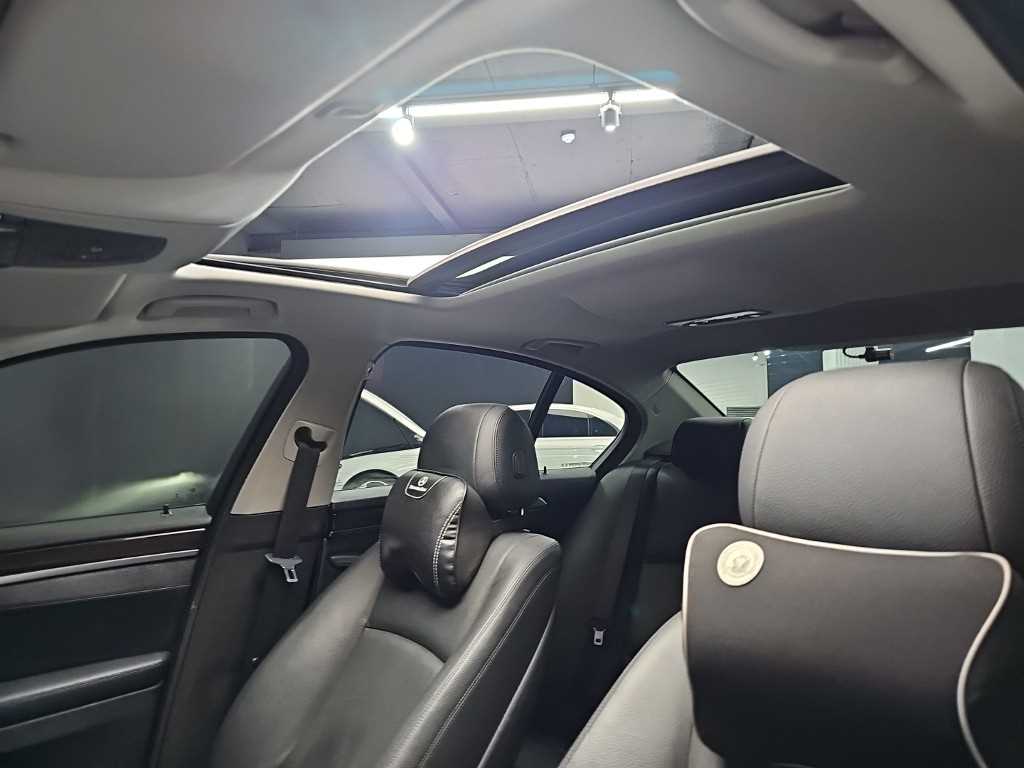 BMW 5-Series — photo 14