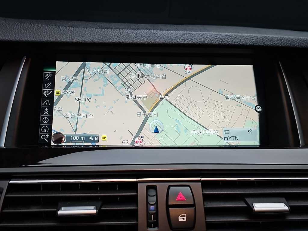 BMW 5-Series — photo 15
