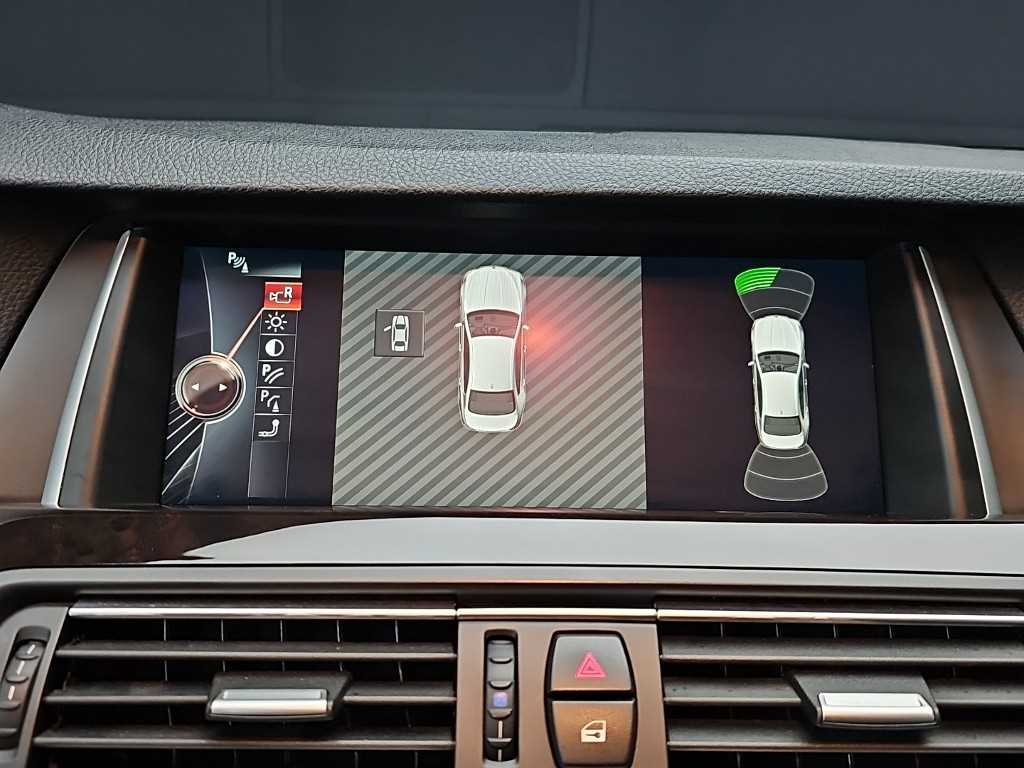 BMW 5-Series — photo 16