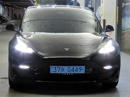 Tesla Model 3 — photo 02