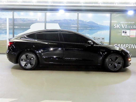 Tesla Model 3 — photo 03