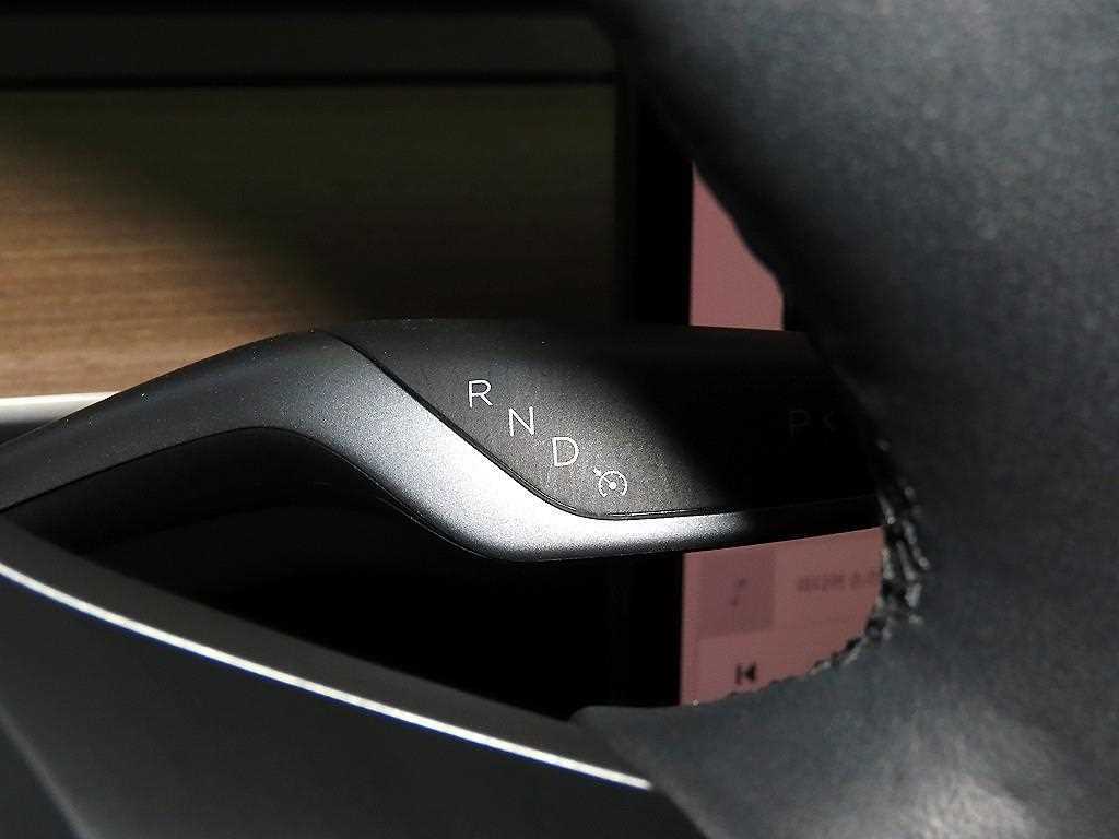 Tesla Model 3 — photo 12
