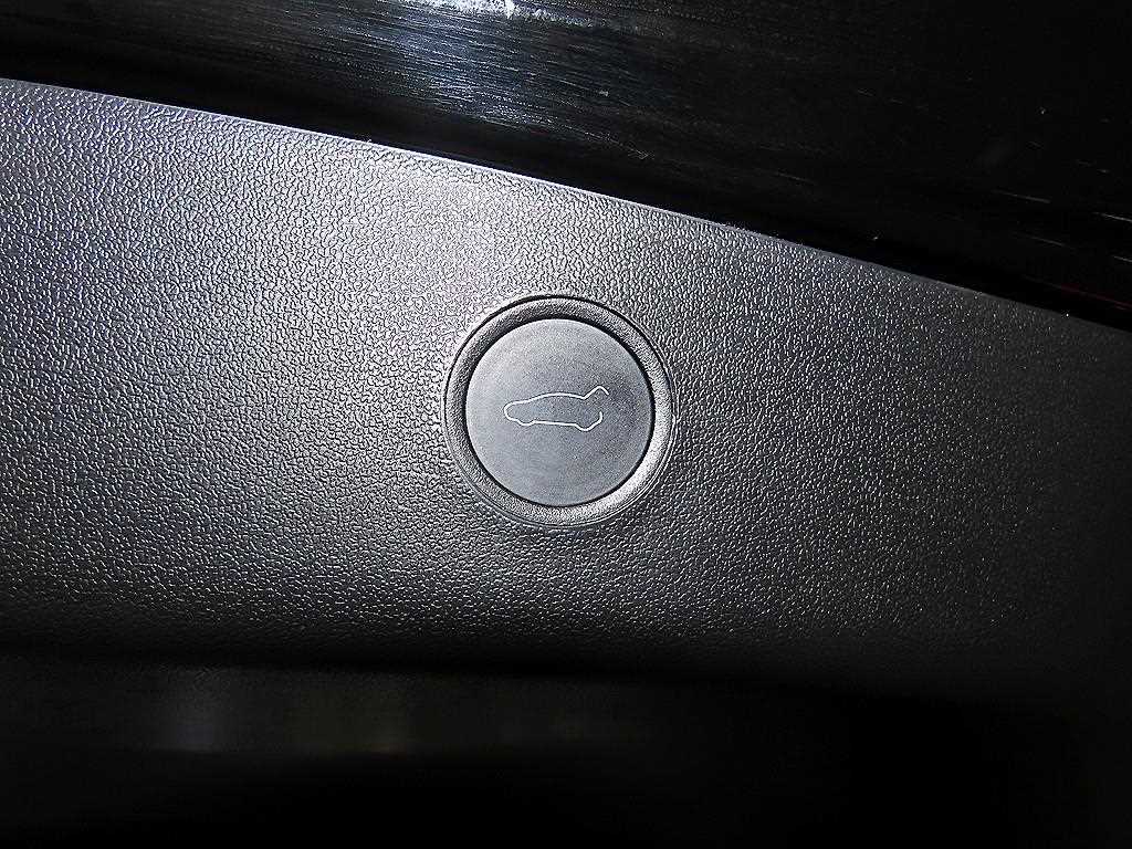 Tesla Model 3 — photo 16