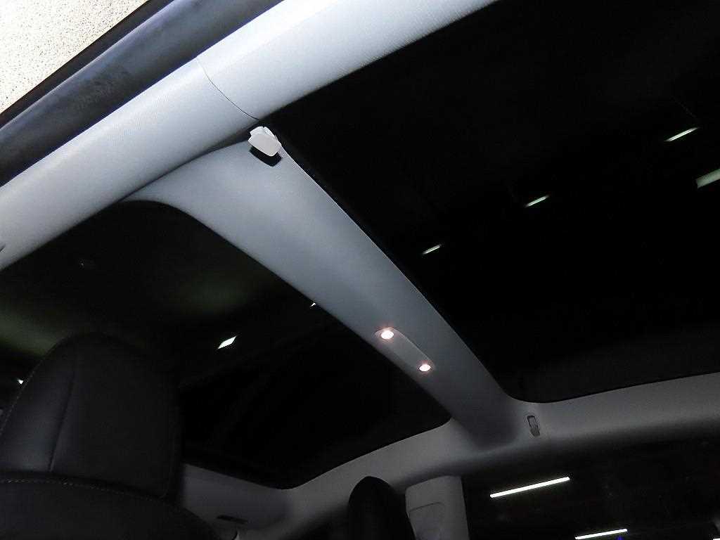 Tesla Model 3 — photo 17