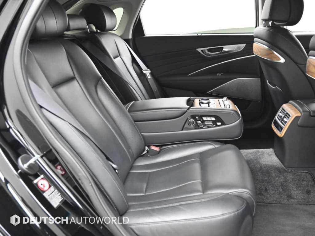 Kia K9 — photo 12
