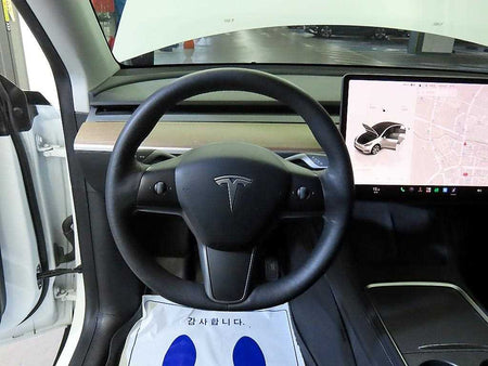 Tesla Model Y — photo 08