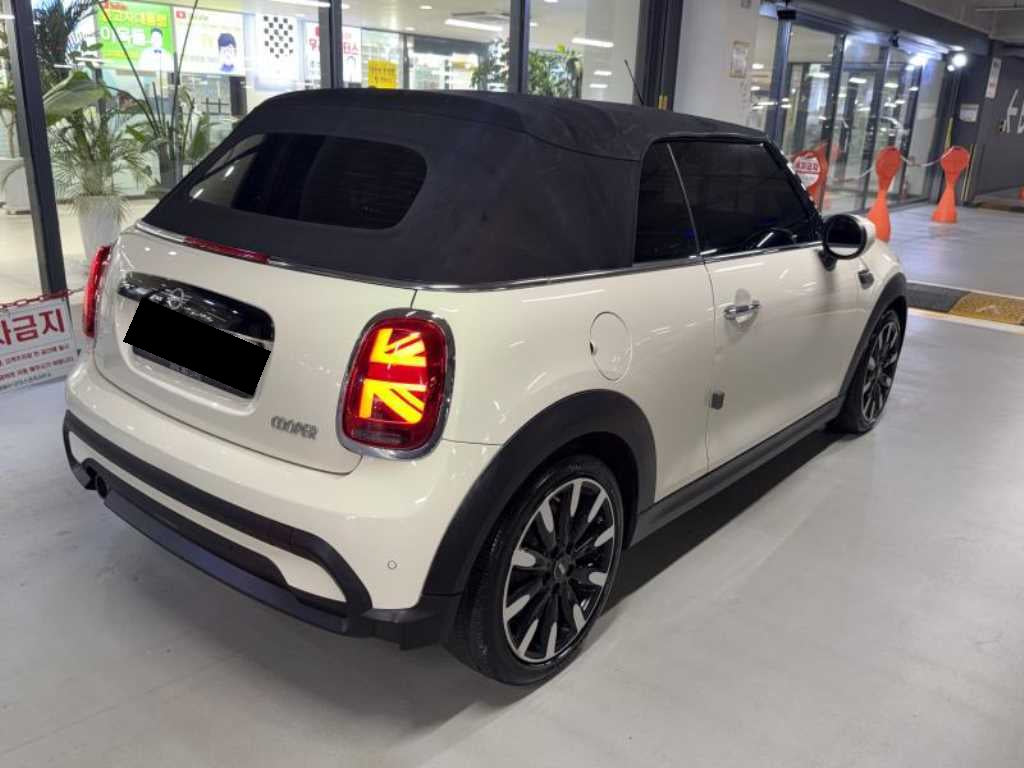Mini Cooper Convertible — photo 04